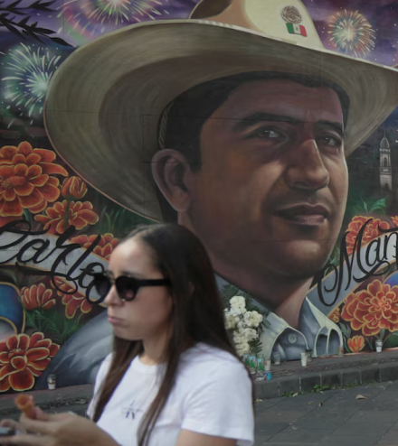 Se han encontrado dos cadáveres de individuos sospechosos de asesinar al alcalde Carlos Manzo, incluyendo un menor de edad.