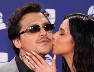 Christian Nodal delega en Ángela Aguilar la organización de sus preparativos para una boda religiosa.