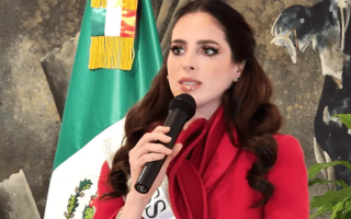 Fátima Bosch afirma que no dejará su misión tras llegar a Nueva York.