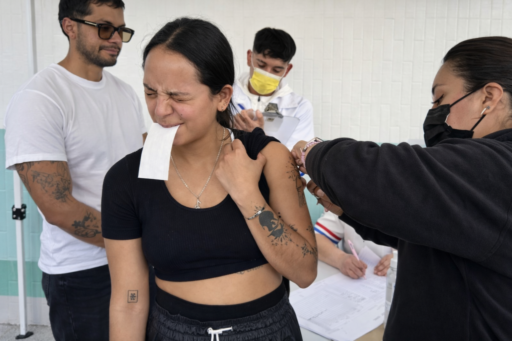 México compra 27.3 millones de dosis de vacuna antisaarampionosa