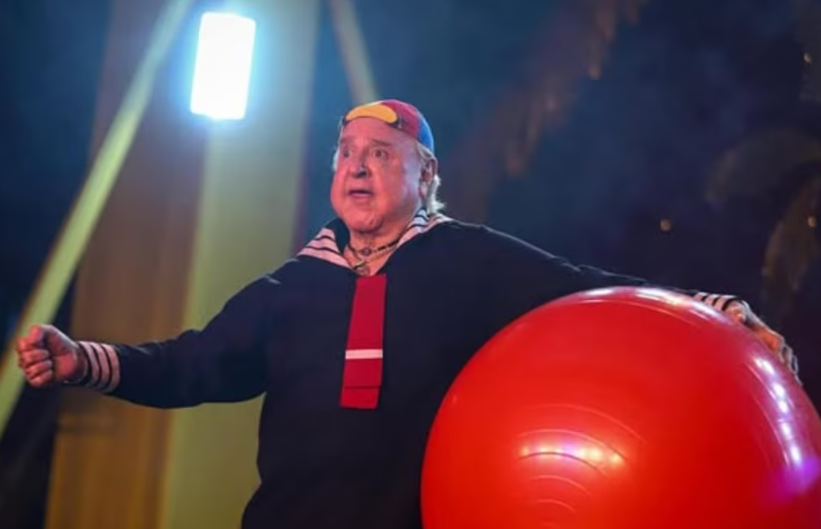 A los 81 años, Carlos Villagrán renueva su papel de ‘Quico’ en Lima y despunta el deseo de su retorno