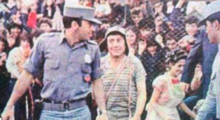 Se cuestiona una posible relación entre Chespirito y Pablo Escobar mediante celebraciones privadas y sumas notables de dinero.
