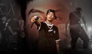 Natanael Cano atacó a su DJ y dañó el equipo durante un episodio en el festival musical Baja Beach Fest.