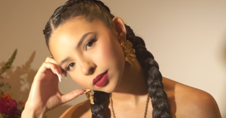 Ángela Aguilar genera mucha atención en las redes sociales al exhibir una transformación en su aspecto físico, lo que provoca conjeturas sobre si habría sometido a algún procedimiento estético.