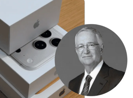 El legislador Salinas Pliego desata polémica tras exhibir su nuevo iPhone 17, generando debates en redes sociales.