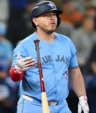 Alejandro Kirk busca ser uno de los jugadores mexicanos en ganar la Serie Mundial.