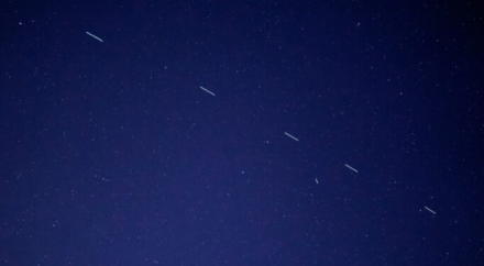 Elon Musk planea lanzar naves espaciales avanzadas que transformarán el acceso y uso de Internet.