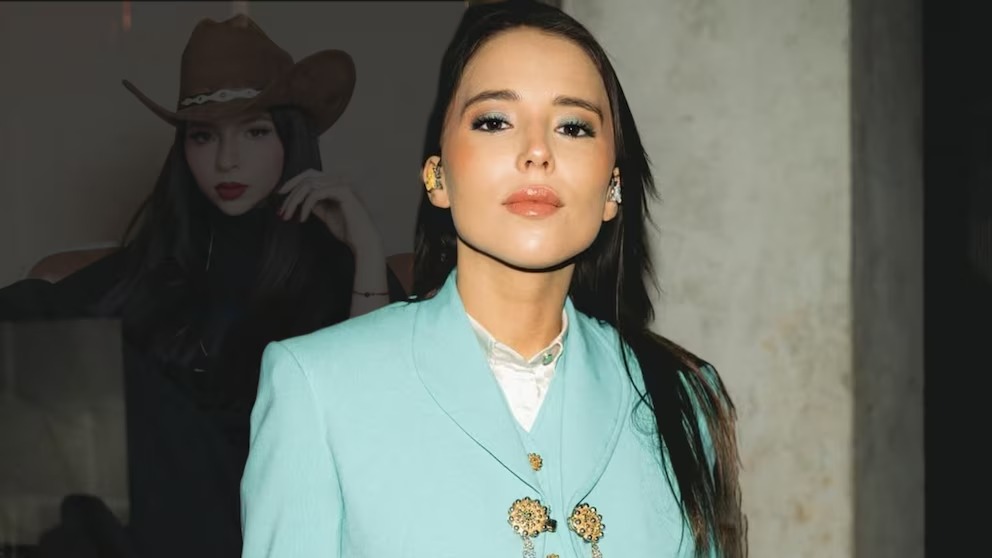 Ángela Aguilar recibe críticas en su lugar de origen, mientras que Majo Aguilar destaca en el exterior.