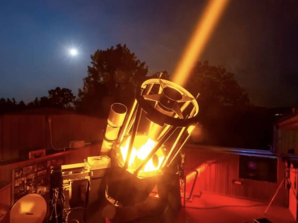 Se logró impactar un satélite artificial en órbita lunar a 130.000 kilómetros con un haz láser proveniente de La China.