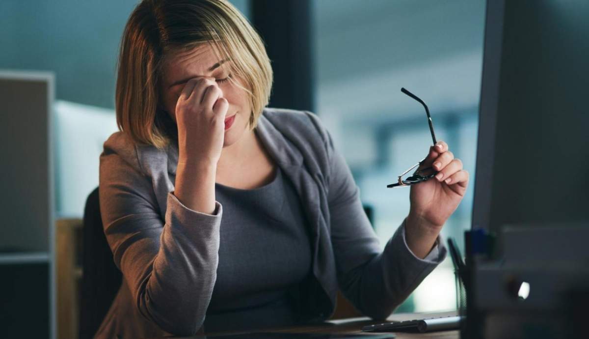 Un problema laboral triple marcado por estrés generalizado, falta de equilibrio entre trabajo y vida personal, y escasez de actividad física está haciendo que muchos profesionales busquen nuevas oportunidades laborales.