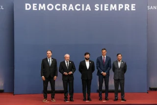 Los jefes de Estado alertan sobre amenazas persistentes que comprometen los pilares de la democracia.