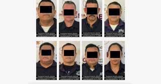 Detienen a ocho policías municipales de Manzanillo por presuntos vínculos con el CJNG