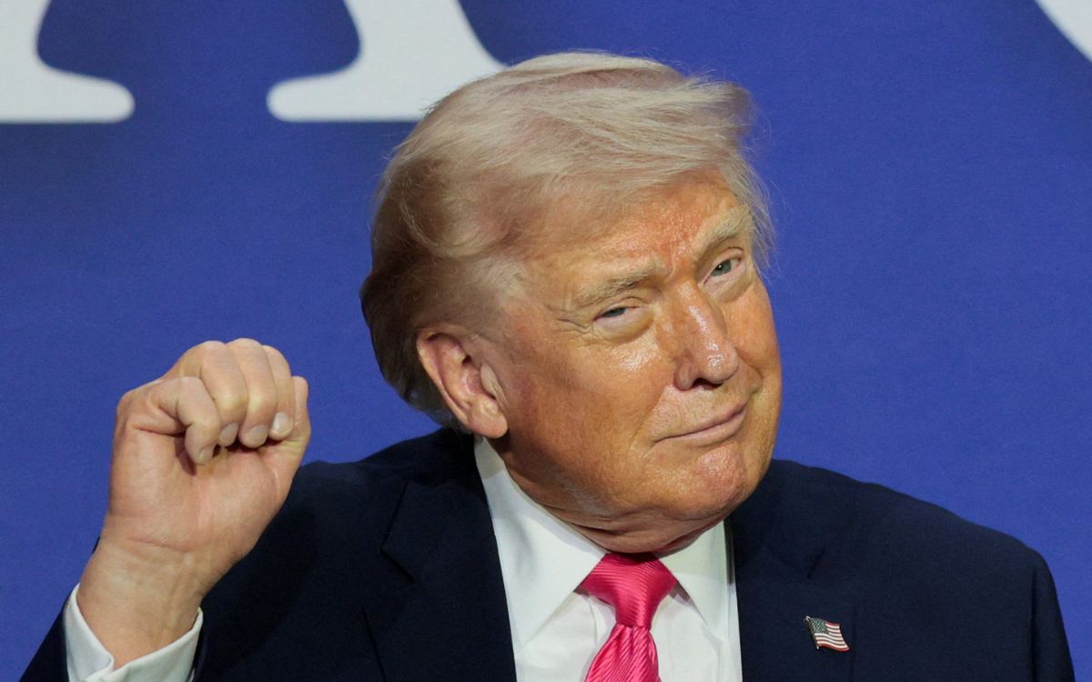 Trump condiciona fin del bloqueo a Irán a acuerdo nuclear y exige uranio; Teherán lo niega