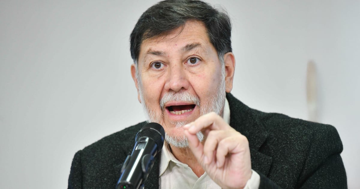 Noroña defiende sueldo de su hijo en CFE y califica de ‘canalla’ campaña mediática