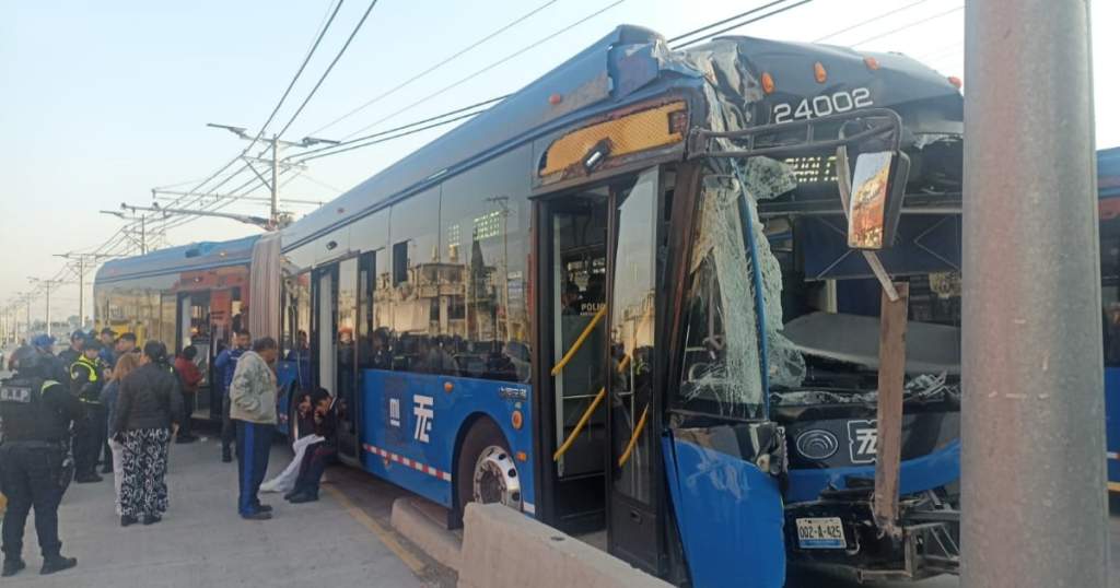 Accidente de trolebús en Chalco deja 20 lesionados; conductor bajo custodia