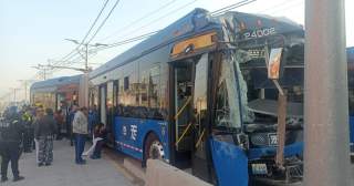 Accidente de trolebús en Chalco deja 20 lesionados; conductor bajo custodia