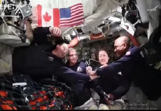 ¡Día histórico! La misión Artemis II de la NASA sobrevuela la cara oculta de la Luna este lunes.