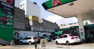 Irán anuncia cierre del Estrecho de Ormuz; Trump minimiza amenaza y mercados registran volatilidad