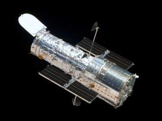 36 años de asombro: El Telescopio Hubble celebra su aniversario con un retrato inédito de la Nebulosa Trífida