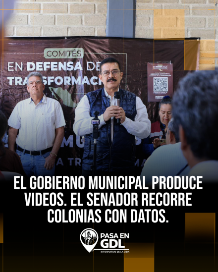 El gobierno municipal produce videos. El senador recorre colonias con datos