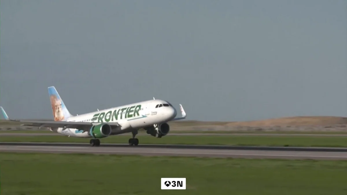 Tragedia en Denver: Hombre muere tras invadir pista y ser atropellado por un avión