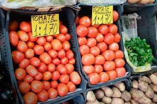 El «Efecto Tomate» golpea el bolsillo: Sequía y calor disparan precios de la canasta básica en México