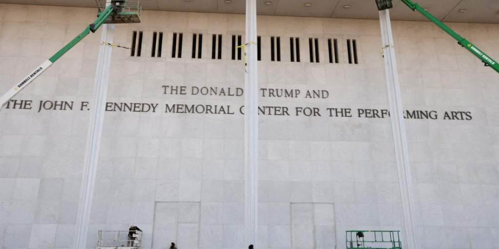 Choque de poderes: El Kennedy Center entra en limbo legal tras fallo sobre el nombre de Donald Trump