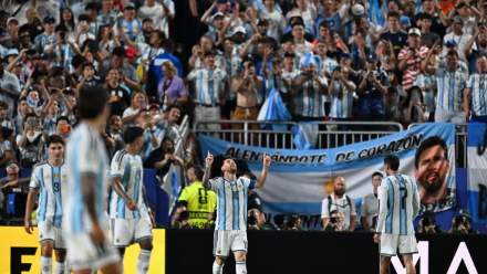 Eterno e histórico: Lionel Messi debuta con un triplete ante Argelia e iguala récord goleador en los Mundiales