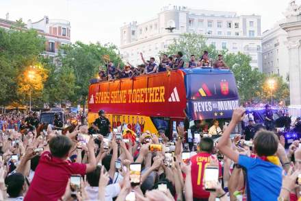 ¡Madrid se viste de oro! Más de 2 millones de aficionaros celebran el bicampeonato mundial de España