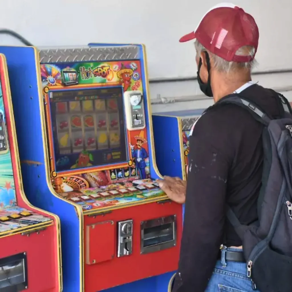 ¿Adiós a las tragamonedas en la tiendita? Van por multas y castigos penales a locales que tengan estas maquinitas